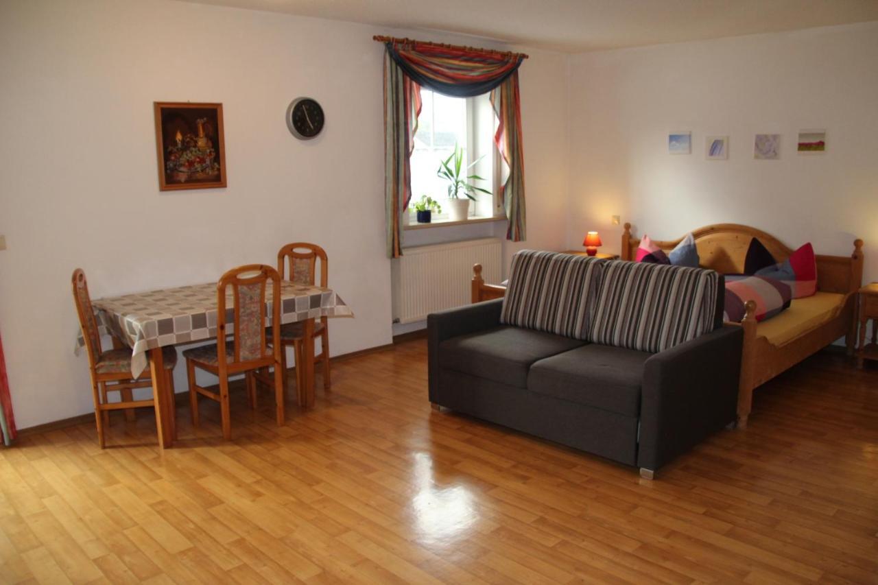 Pension & Ferienwohnung Breitmoser Angelika Riedenburg Exterior foto